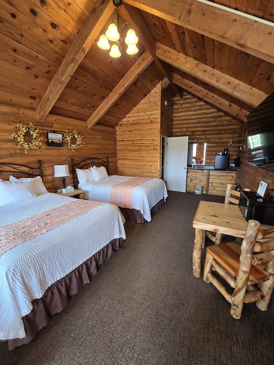 Bryce Canyon Log Cabins