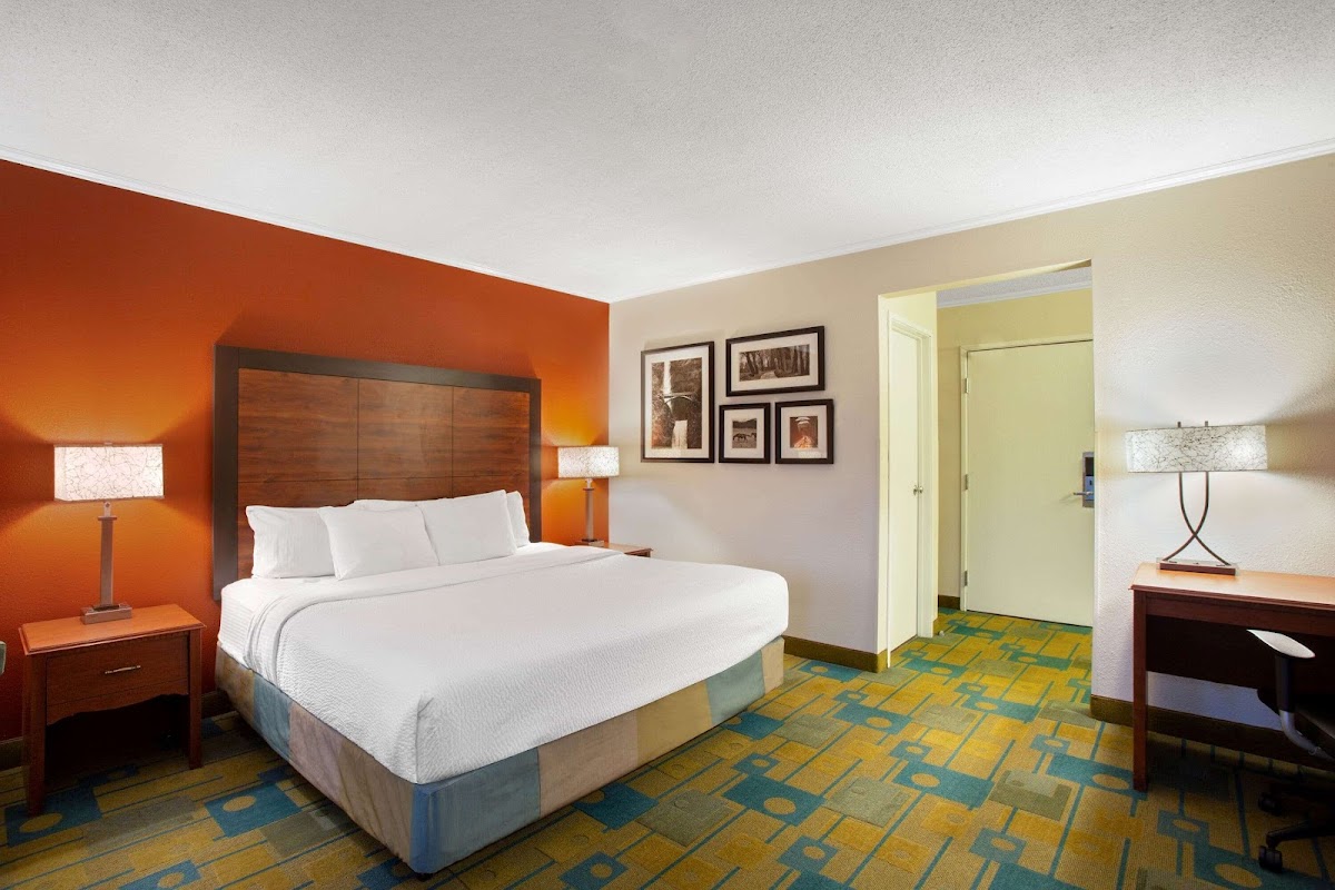 La Quinta Inn by Wyndham Auburn Worcester Hotel 2