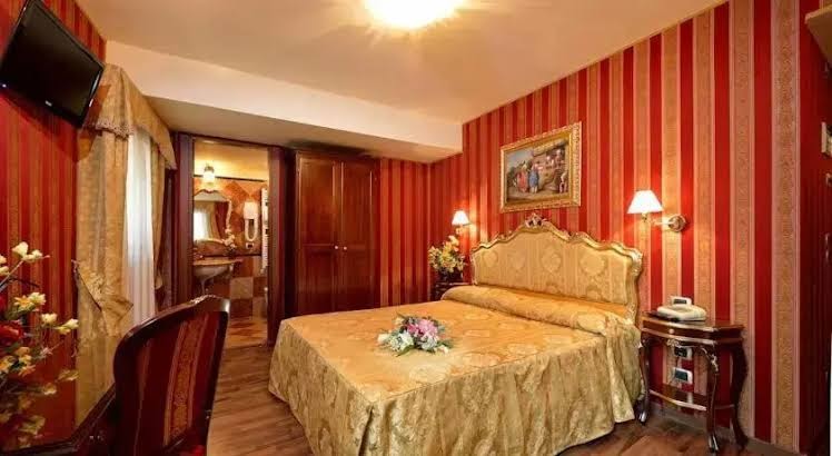 Hotel Lux Hotel 2
