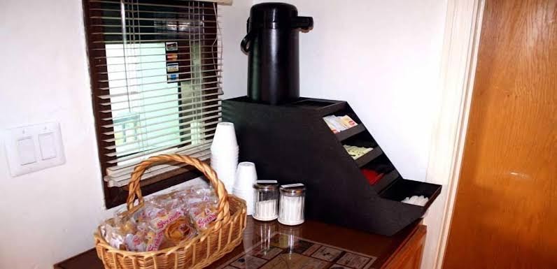 Sunset Inn & Suites Hotel 2