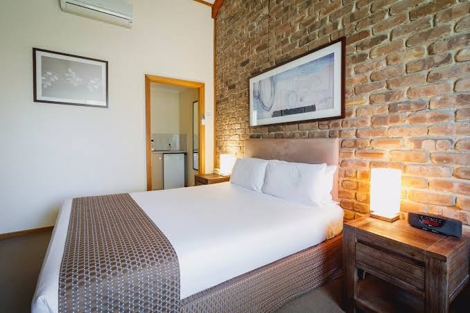 The Lodge Hotel 2