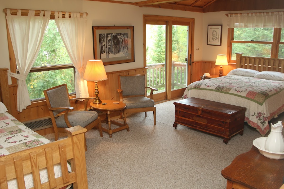 Vosburgh's Custom Cabin Rentals Hotel 2