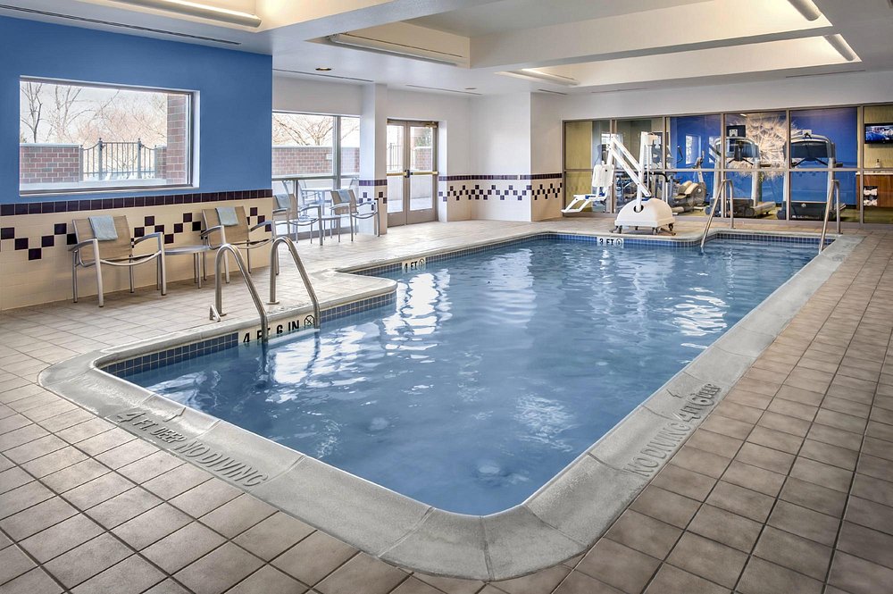 Willow Grove Inn & Suites Hotel 3