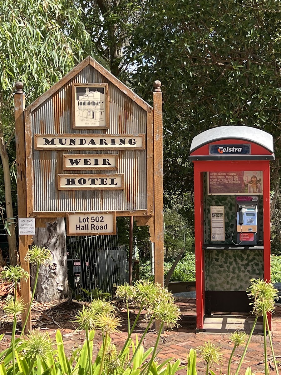 Mundaring Weir Hotel