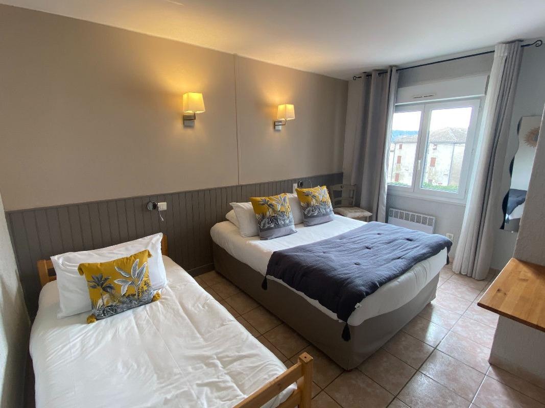 Logis Hôtel le Clos Charmant Hotel 2