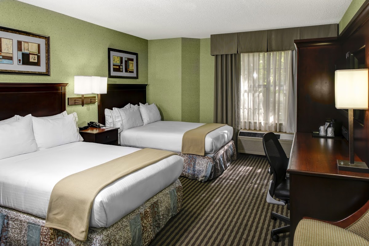 Holiday Inn Express & Suites Atlanta Buckhead by IHG Hotel 2
