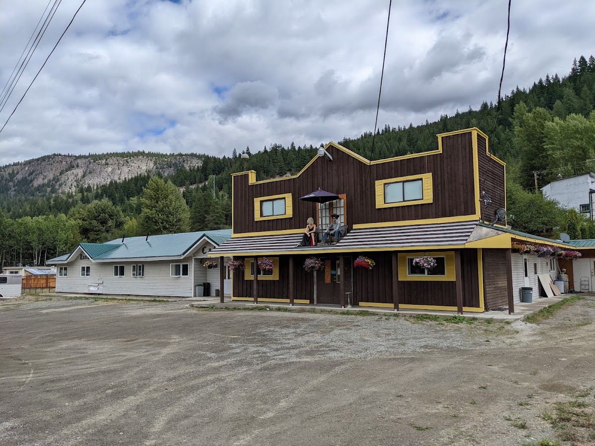 Gold Bridge Hotel