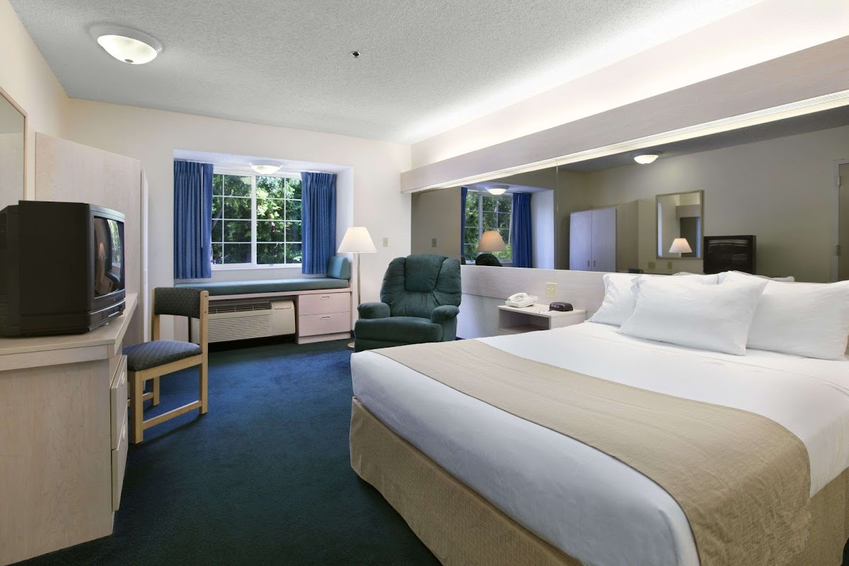 Microtel Inn & Suites by Wyndham Palm Coast Hotel 2