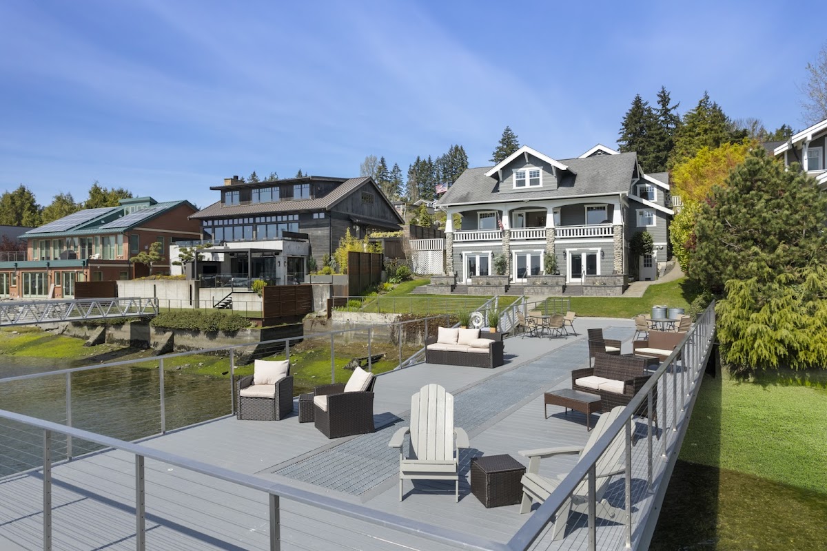 The Waterfront Inn