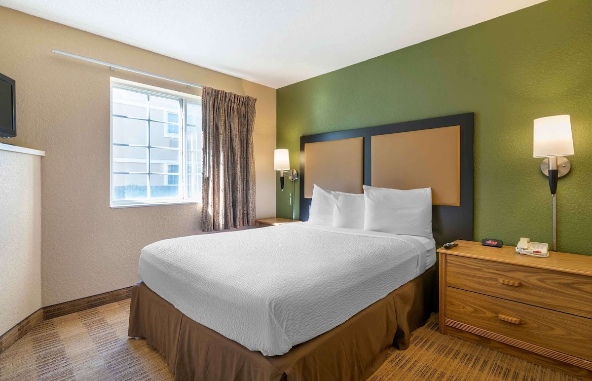 Extended Stay America Suites- Louisville - Alliant Avenue Hotel 2