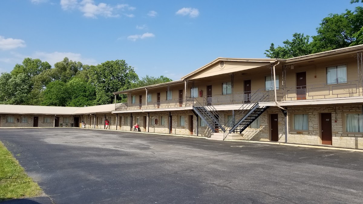 Hickory House Inn