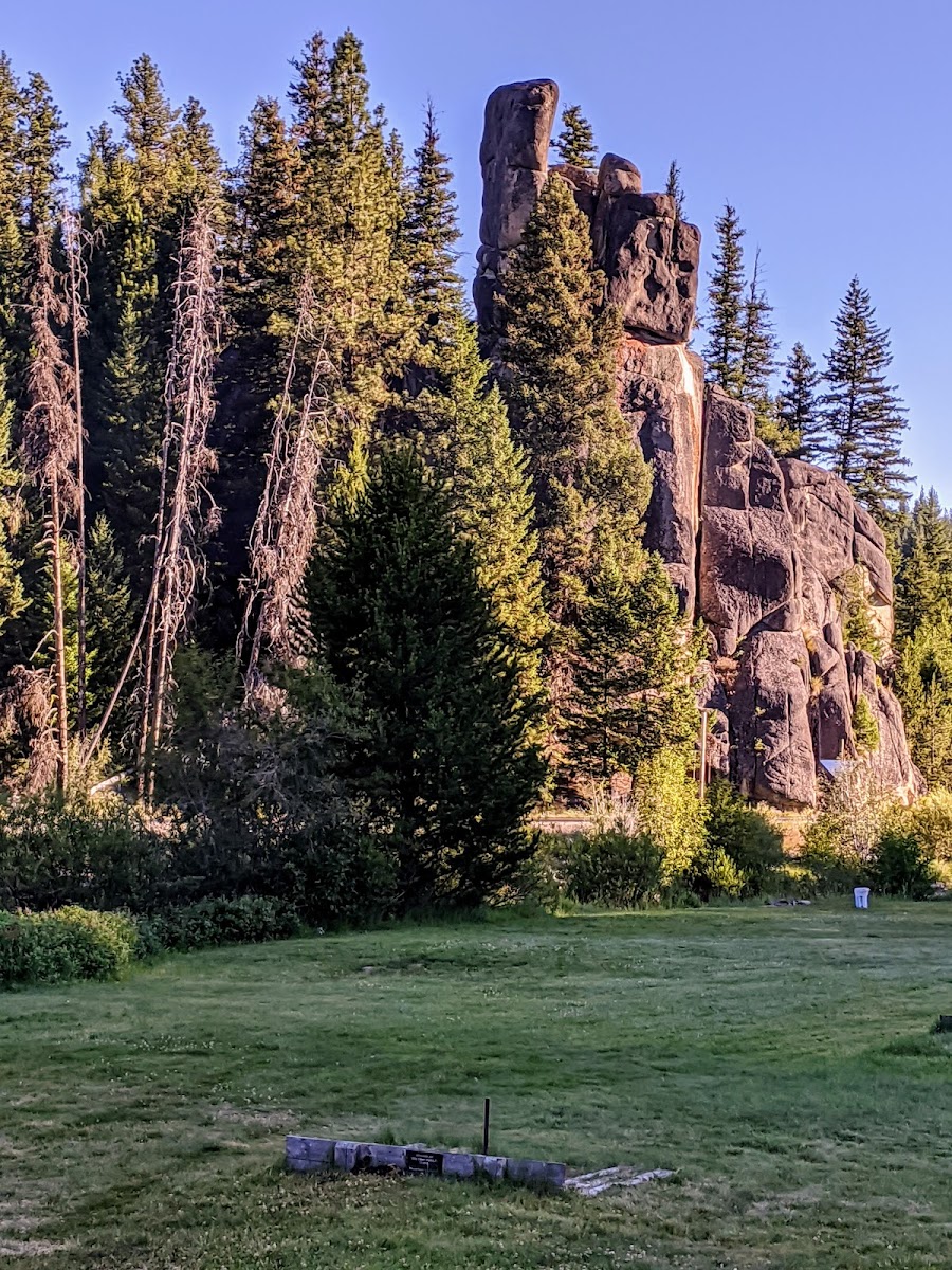 Lolo Hot Springs Pools Resort