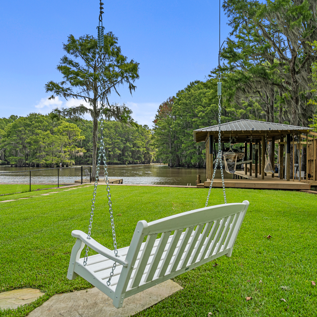 First Cast Cabin Hotel 3