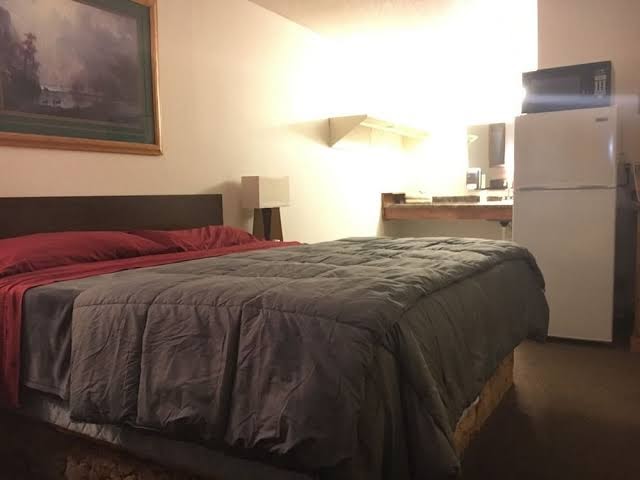 Mainline Hotel & Suites (formerlyTip Top Motel) Hotel 2