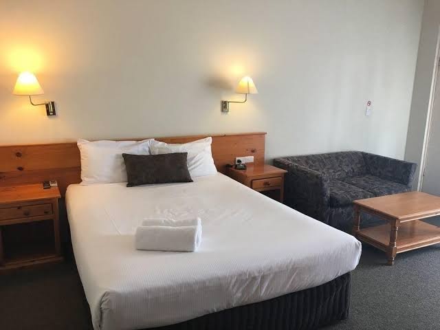 Abcot Inn Hotel 3