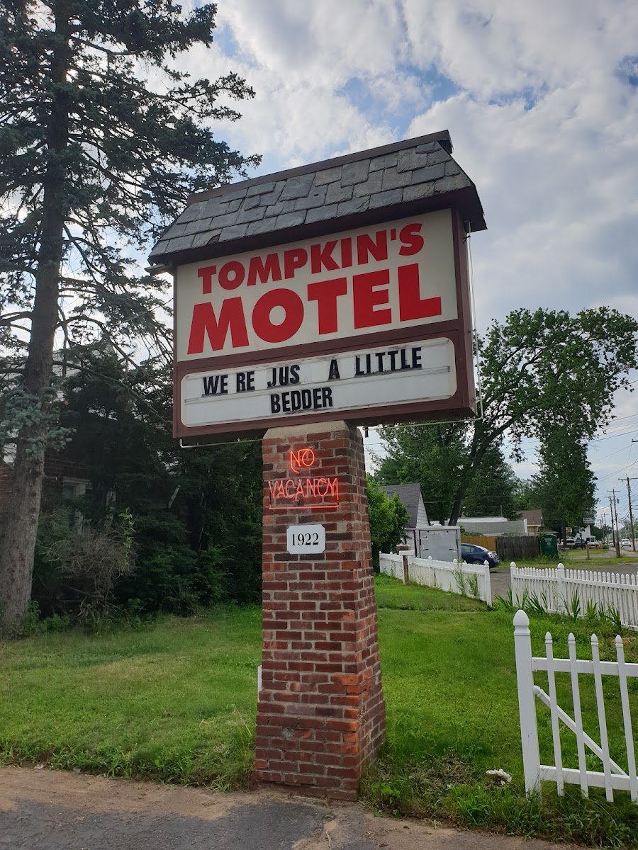 Tompkins Motel