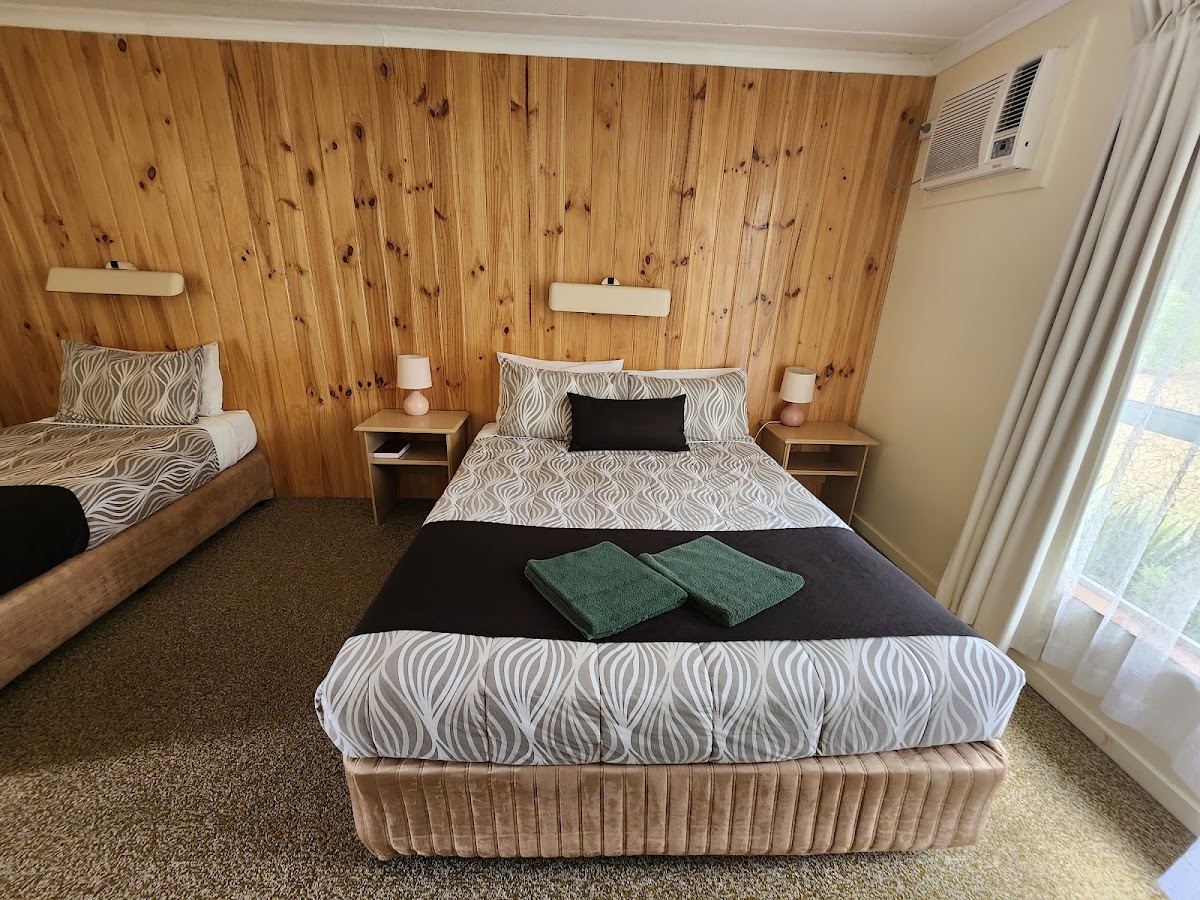 Snowy River Lodge Motel Hotel 2