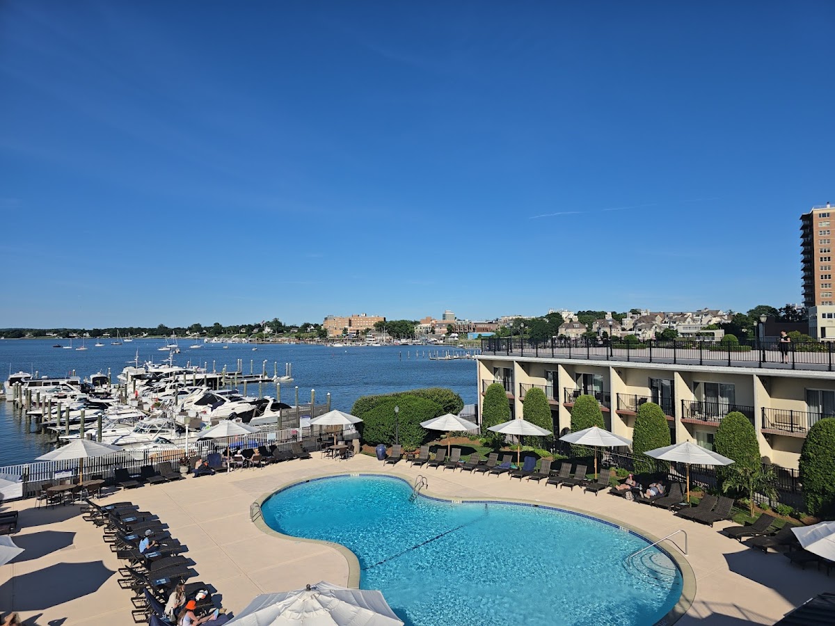 The Molly Pitcher Inn Hotel 2