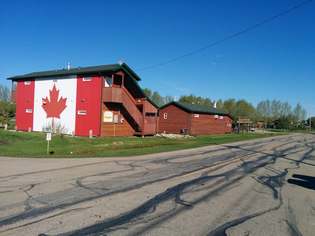 Homer's Hut Cabins & Campground Hotel 3