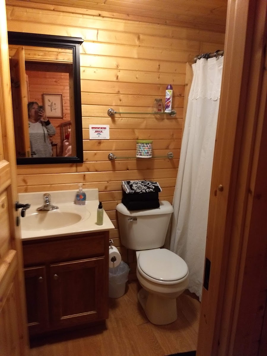 Hickory Grove Cabins Hotel 3