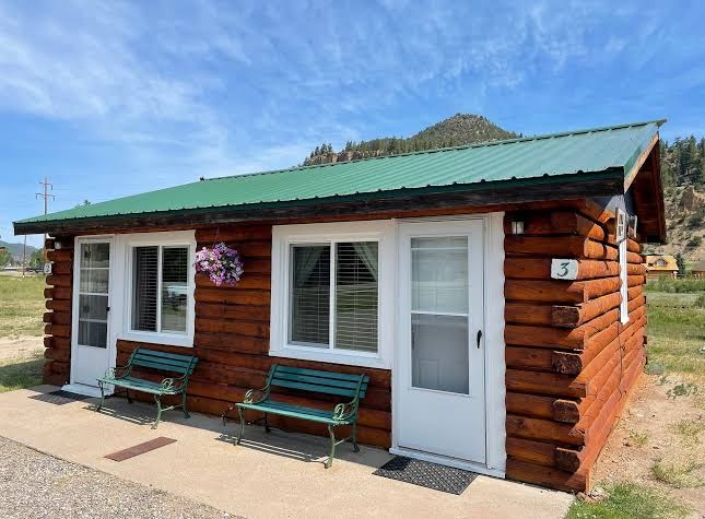 Aspen Ridge Cabins and Yurts Hotel 2