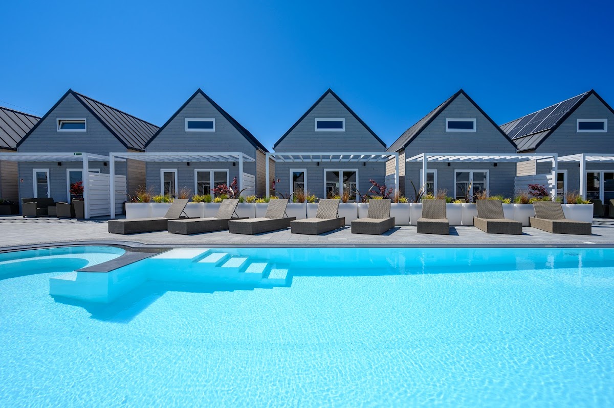 Resort za lasem