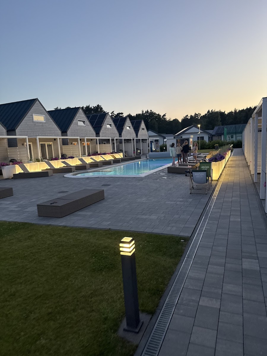Resort za lasem