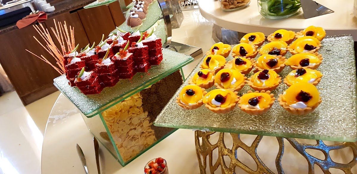 Seven Roses Hotel
