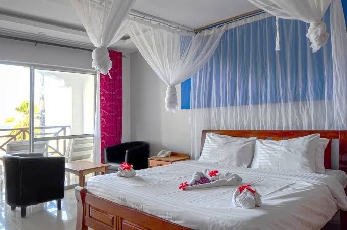 Sai Rock Beach Hotel & Spa Hotel 2