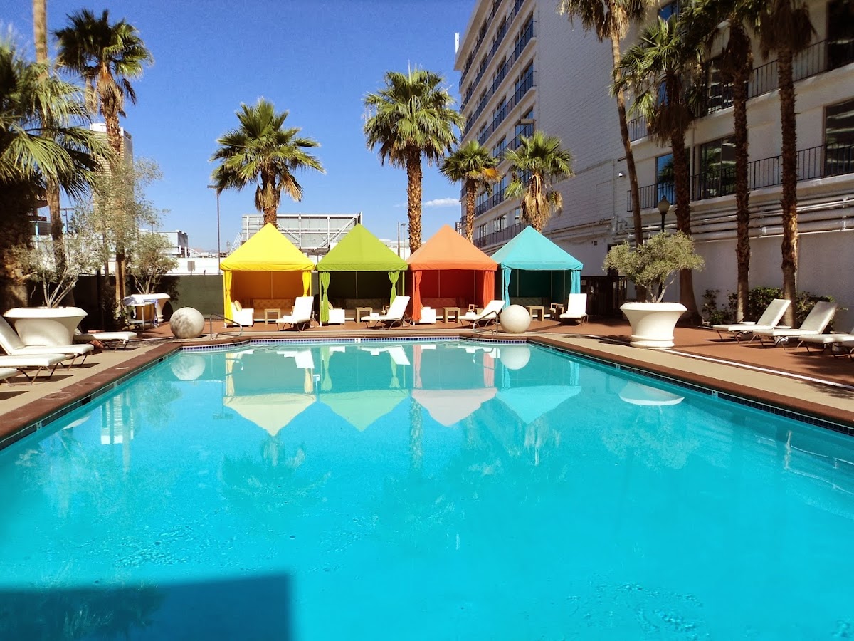Royal Resort Hotel 3