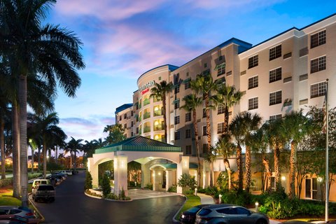 Courtyard by Marriott Fort Lauderdale Airport & Cruise Port Hotel 1