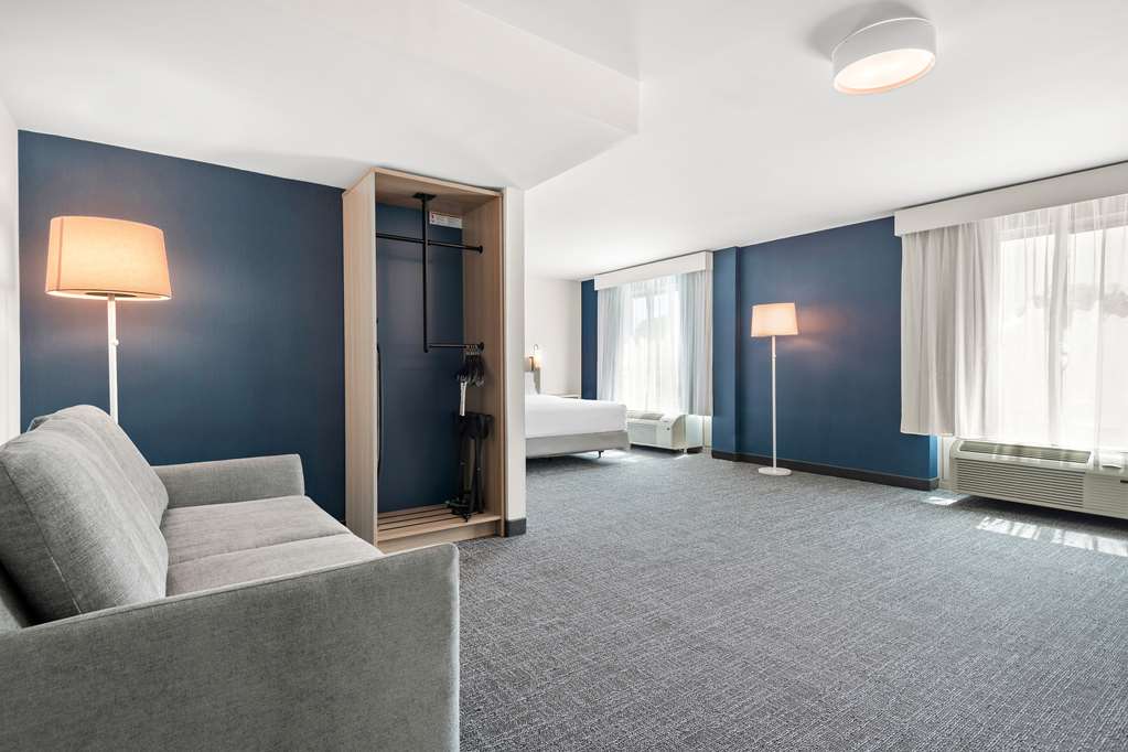 Spark by Hilton Exton Hotel 3