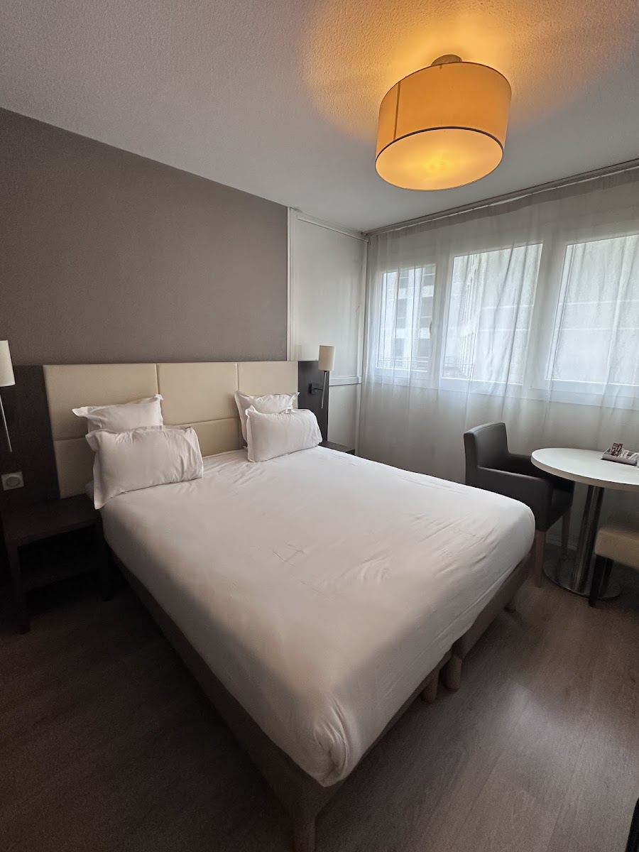 Estudines St Mande Hotel 1