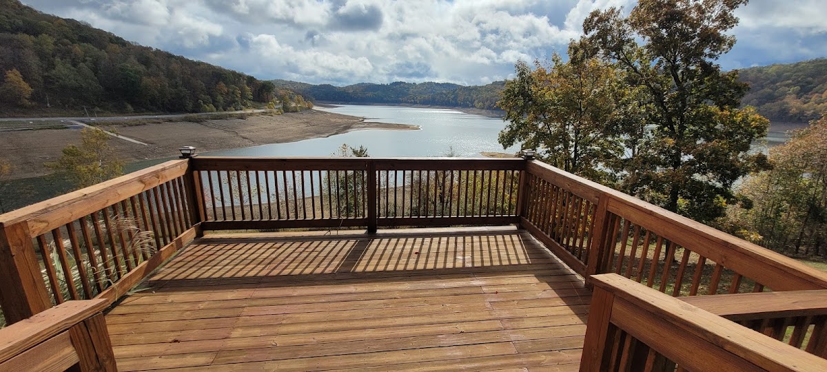 Tygart Lake Lodge Hotel 1