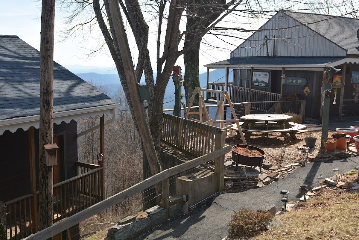Alpine Inn Hotel 3