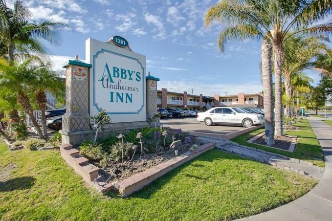 Abby’s Anaheimer Inn Hotel 1