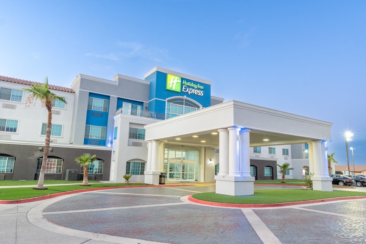 Holiday Inn Express & Suites El Centro by IHG Hotel 1