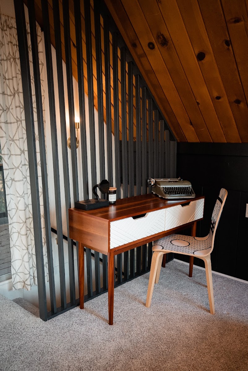 Lightfoot Cabin Hotel 1