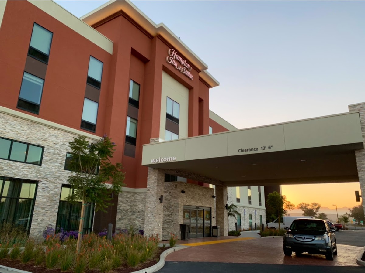 Hampton Inn & Suites Santa Maria Hotel 1