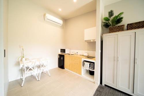 Lakeview Hideaway Hotel 3