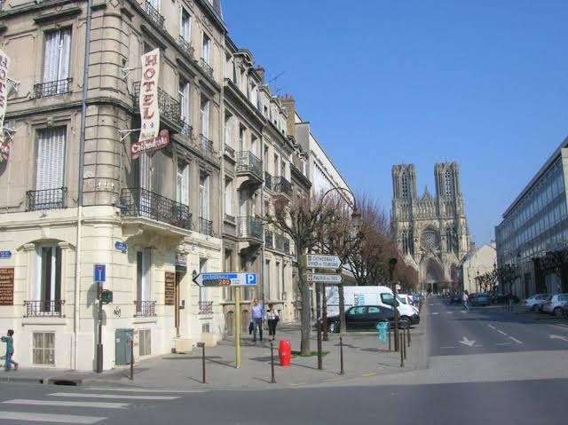 Hôtel De La Cathédrale Hotel 1