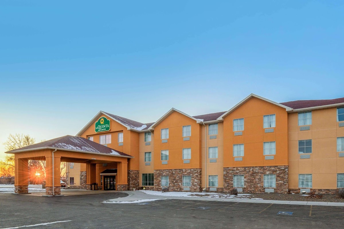 La Quinta Inn & Suites by Wyndham Glendive Hotel 1