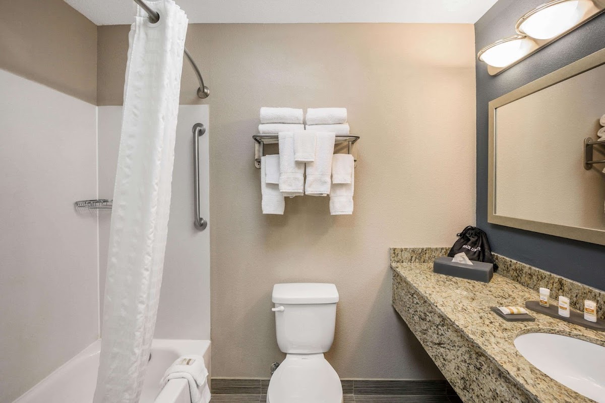 La Quinta Inn & Suites by Wyndham Glendive Hotel 3