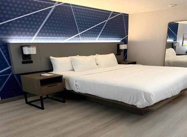 Days Inn & Suites by Wyndham Harvey/Chicago Hotel 3