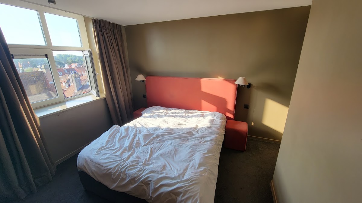 Pol Hotel