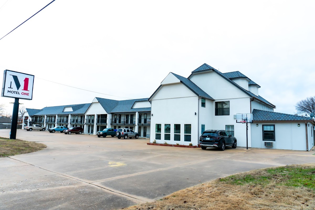 Motel One Bartlesville Hotel 1