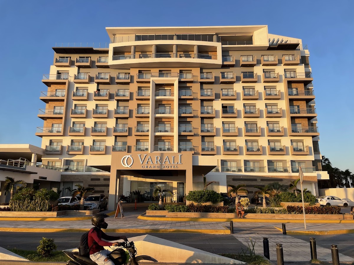 Varali Grand Hotel