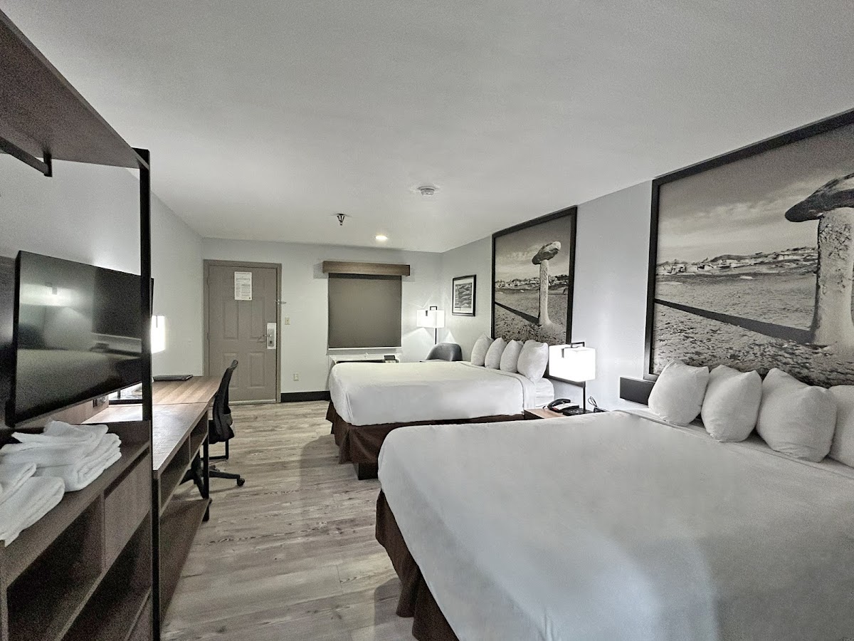 Super 8 by Wyndham Clovis Hotel 2