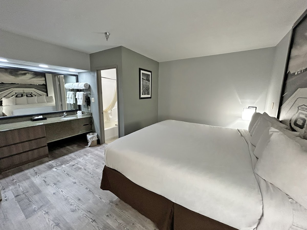 Super 8 by Wyndham Clovis Hotel 3