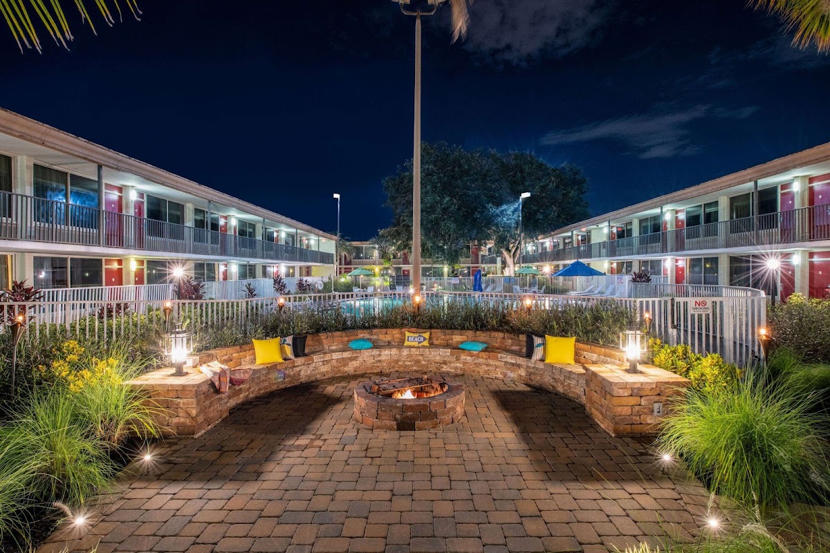 Ramada by Wyndham Kissimmee Gateway Hotel 1